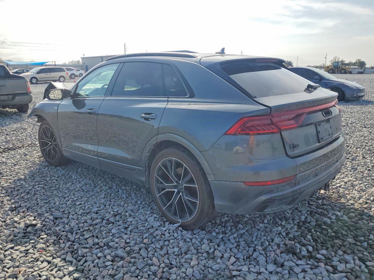 2021 Audi Q8 Prestige S-Line - Фото 2