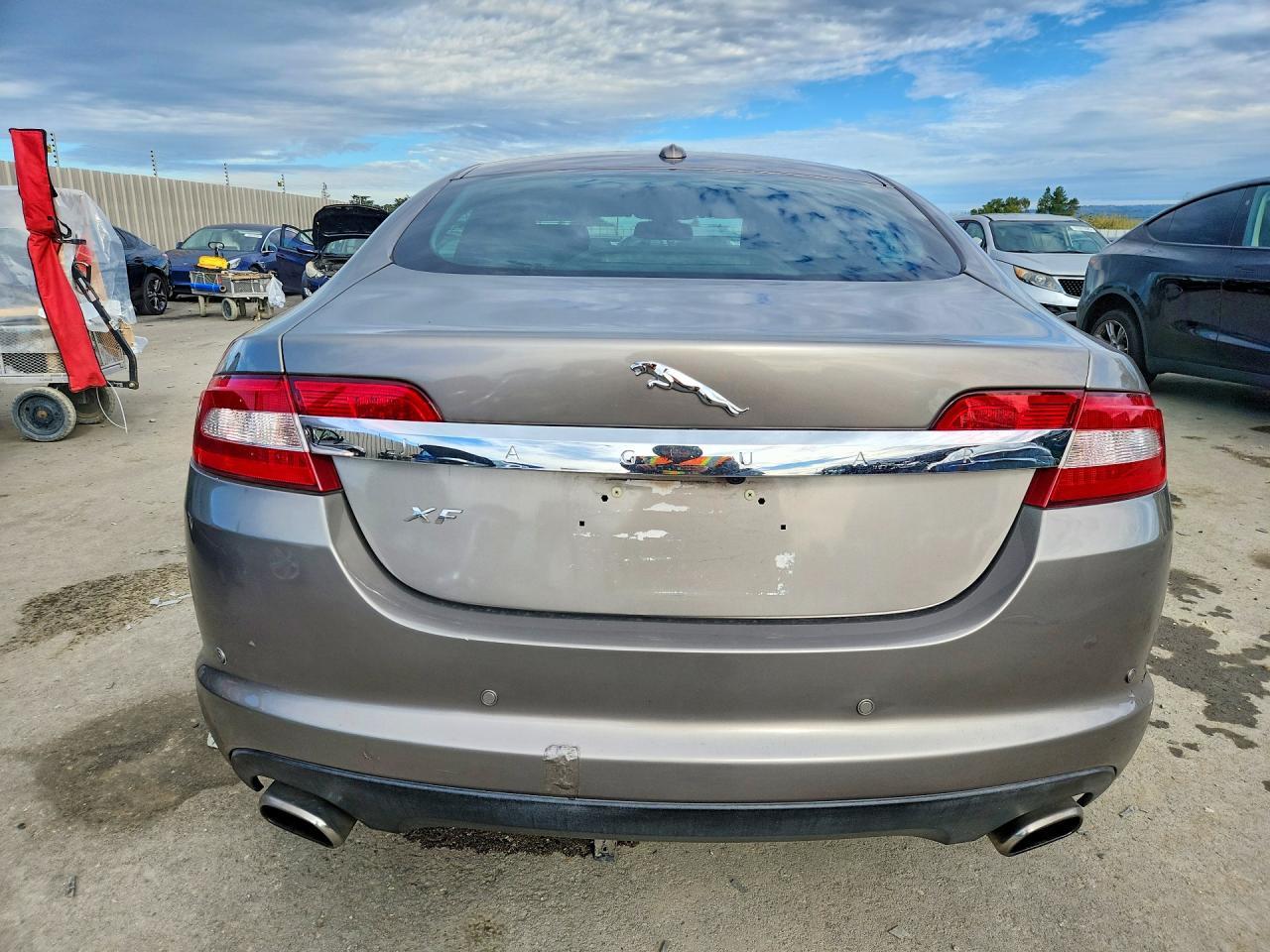 2011 Jaguar Xf - Image 6