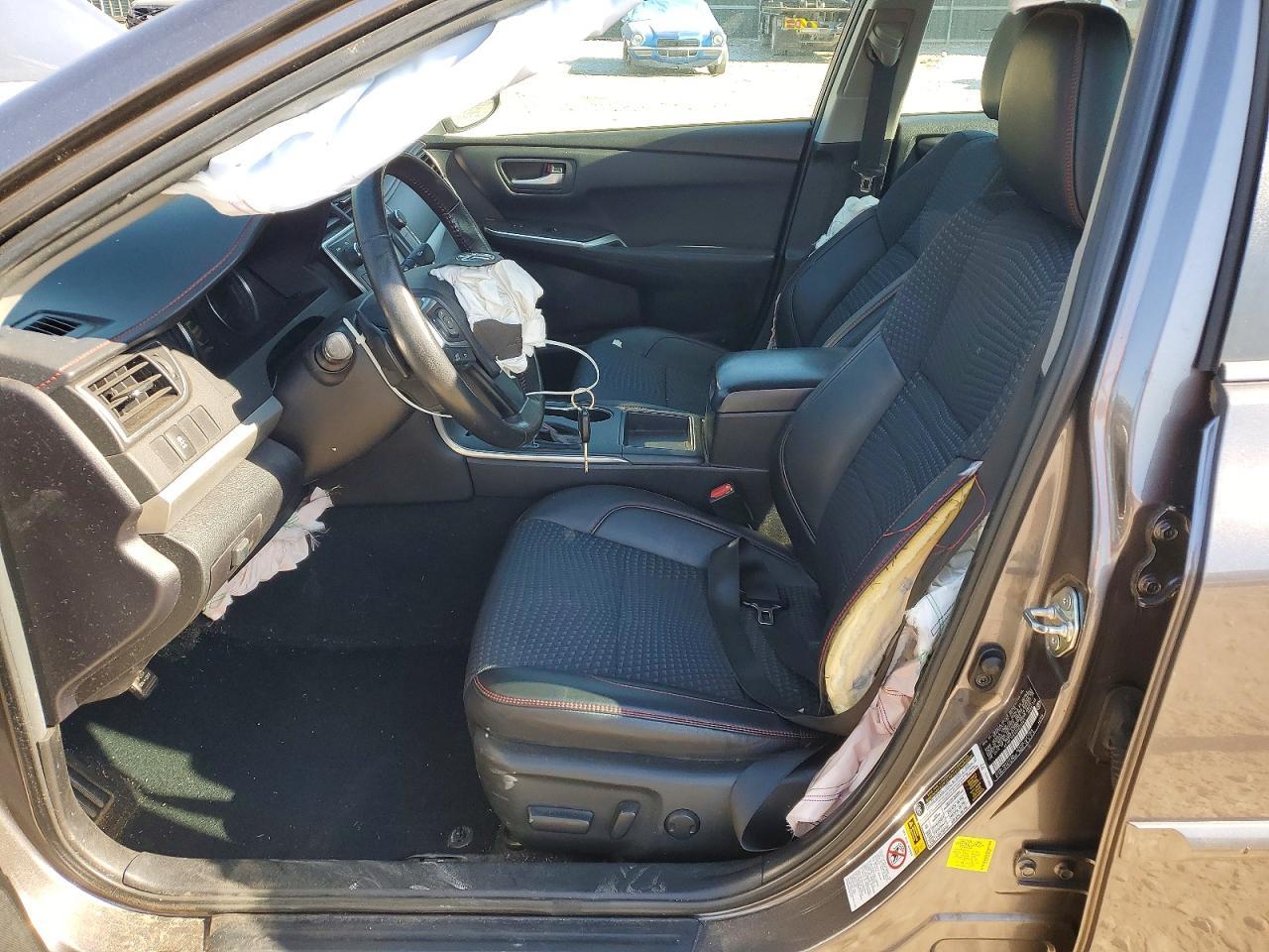 2015 Toyota Camry Le - Image 7