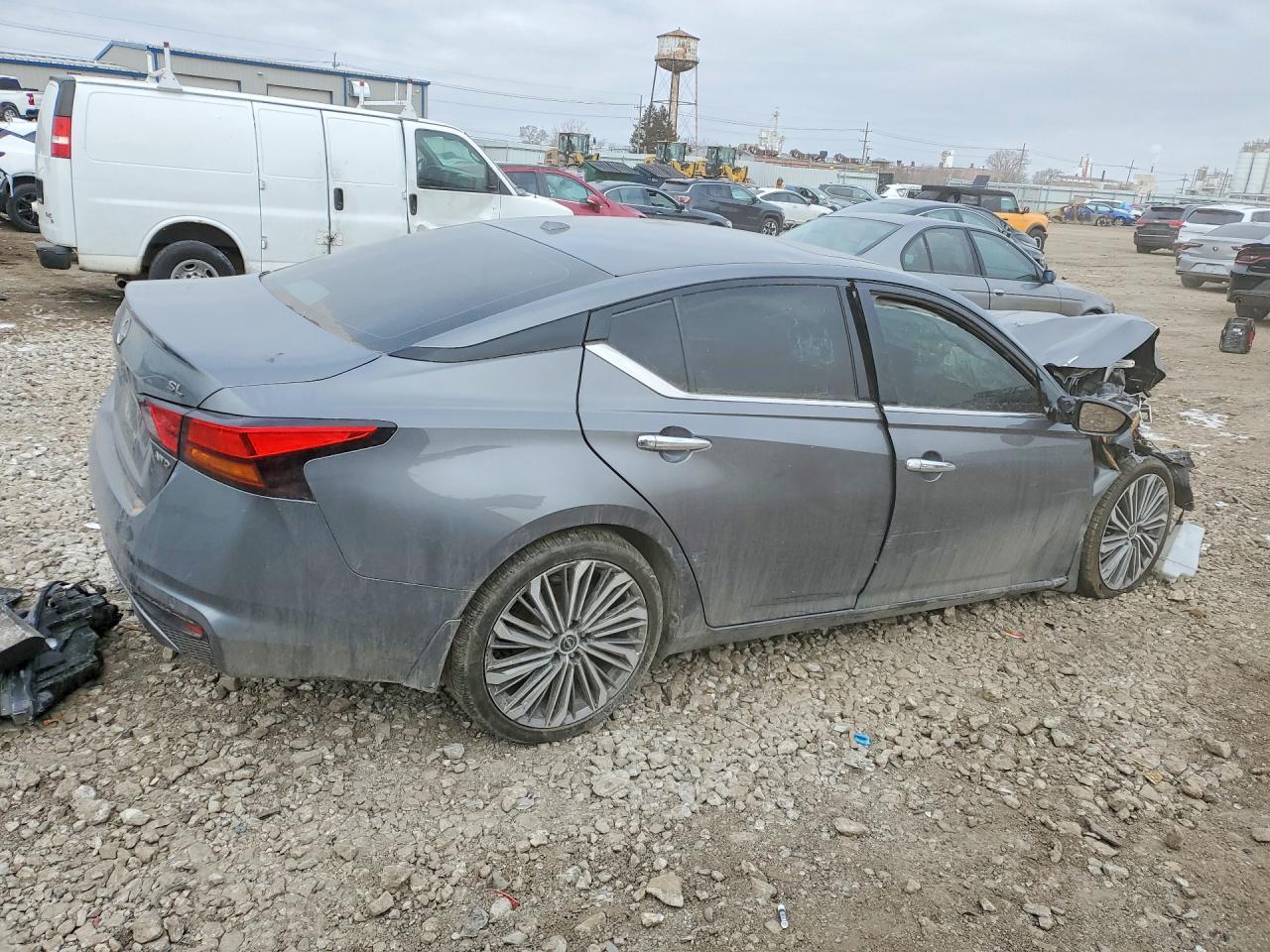 2024 Nissan Altima Sl - Image 3