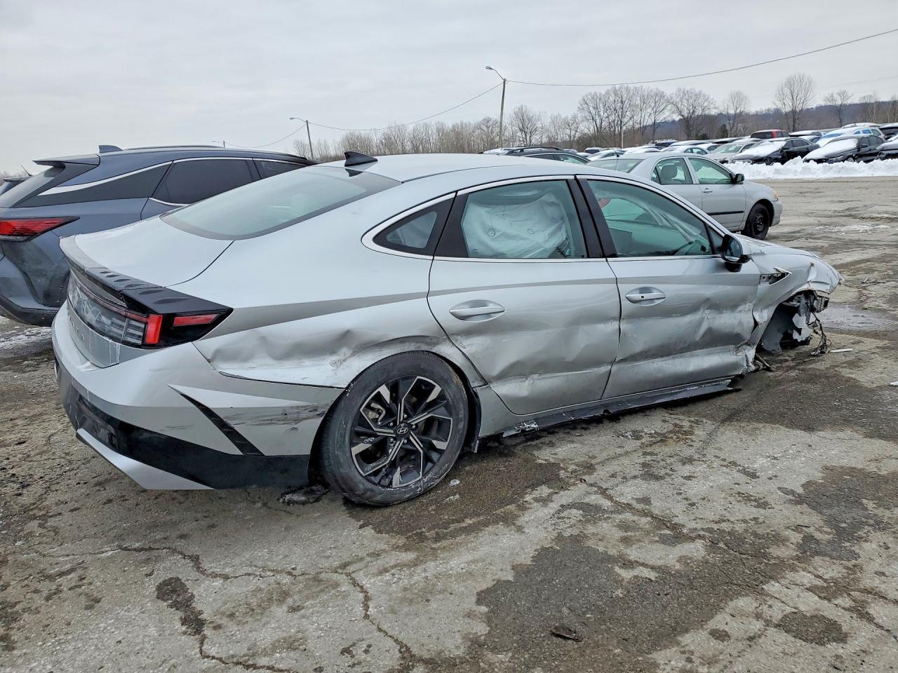 2025 Hyundai Sonata Sel - Image 3