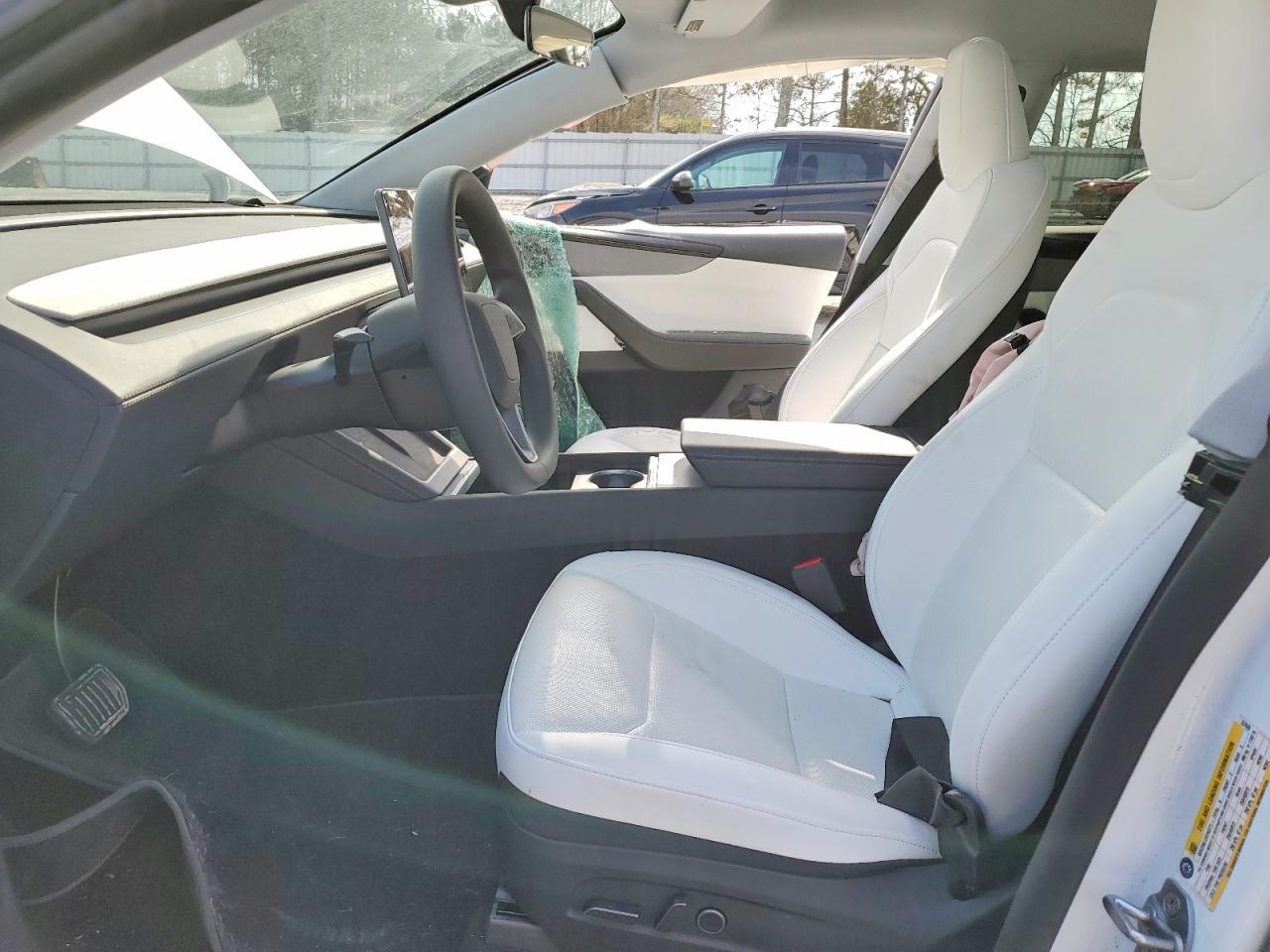 2026 Tesla Model Y - Фото 7