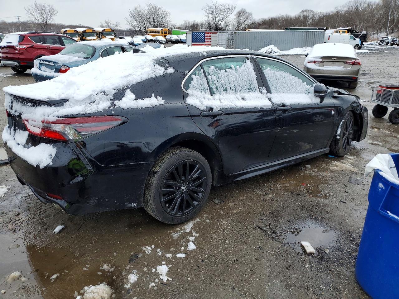 2023 Toyota Camry Se - Image 3