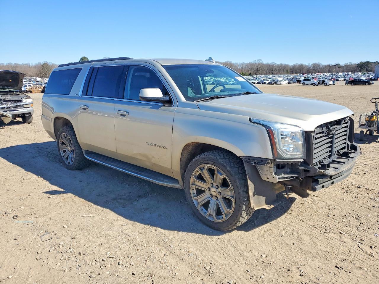 2017 GMC Yukon Xl K1500 Slt - Image 4