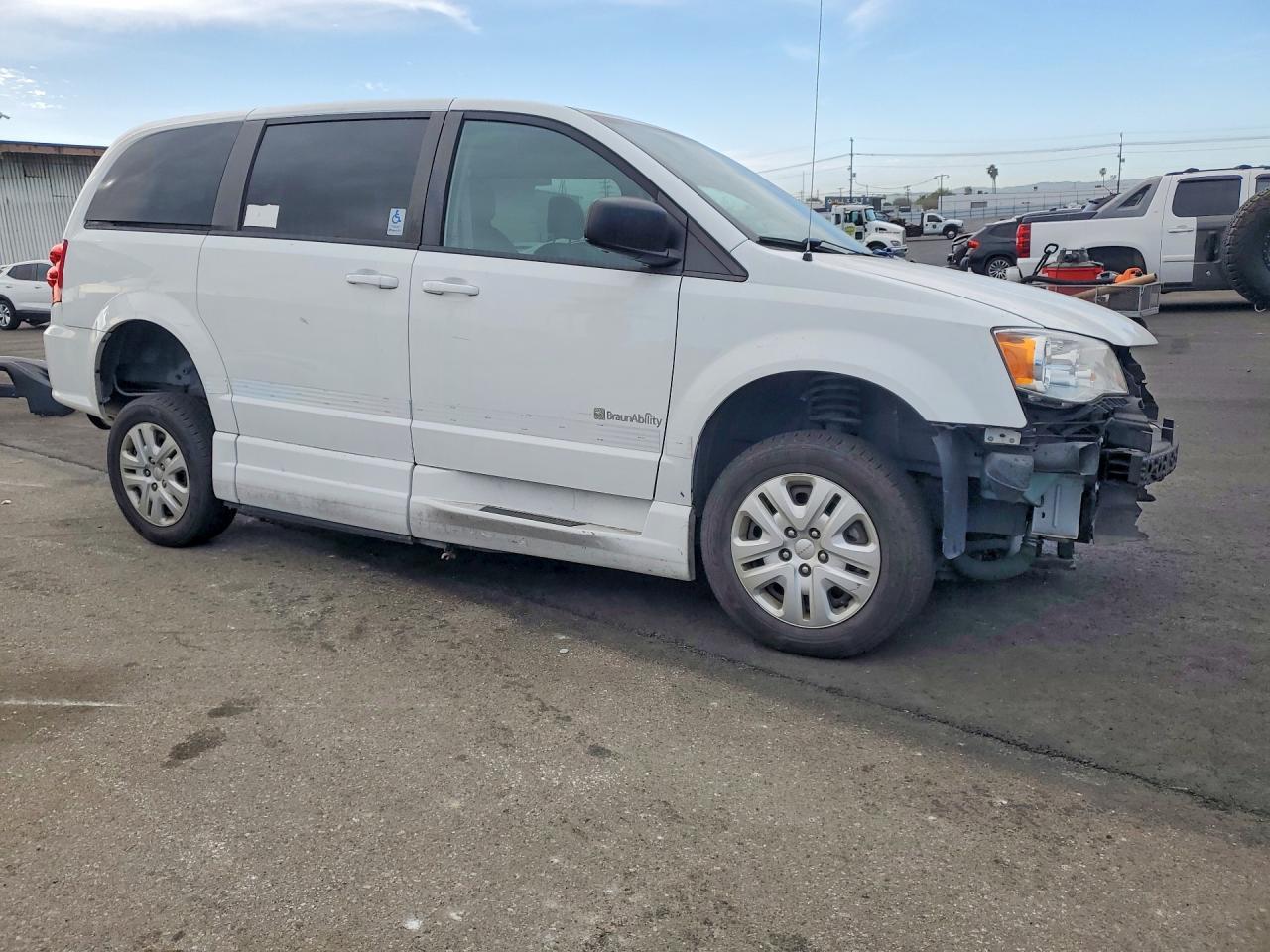 2018 Dodge Grand Caravan Se - Image 4