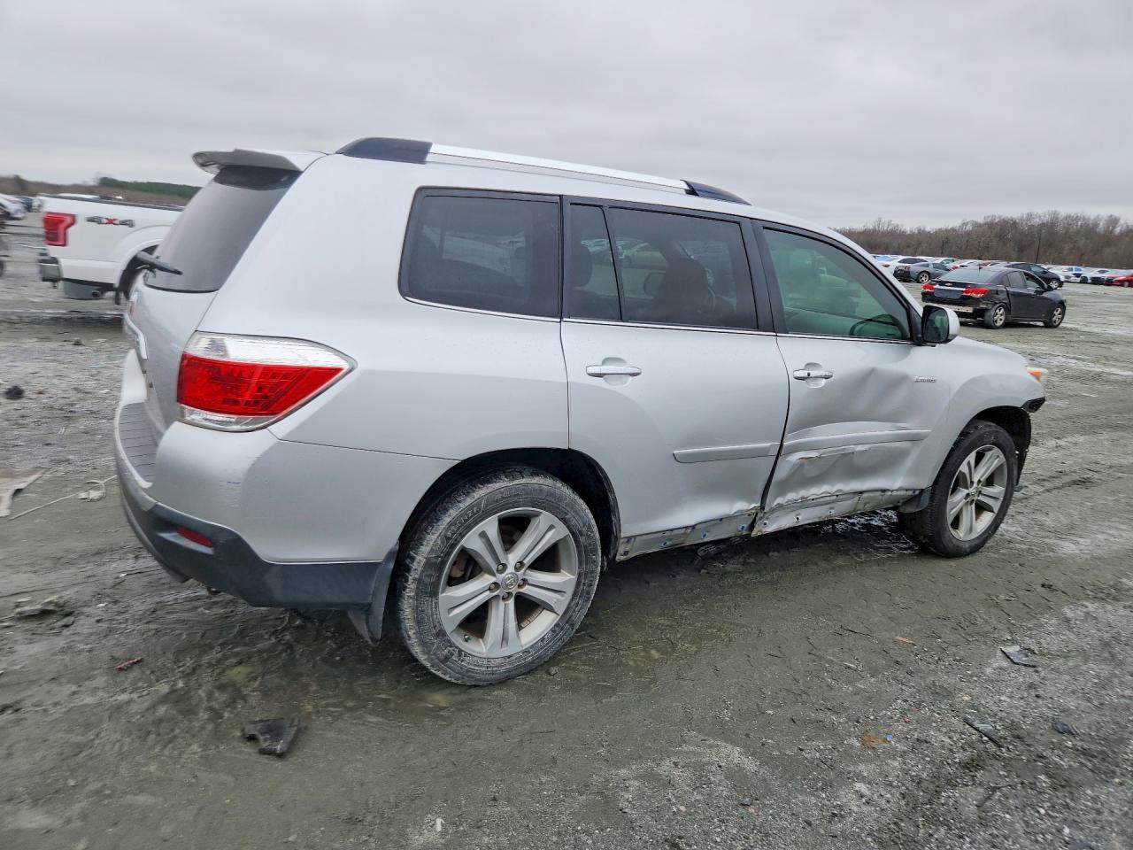 2013 Toyota Highlander Limited - Image 3