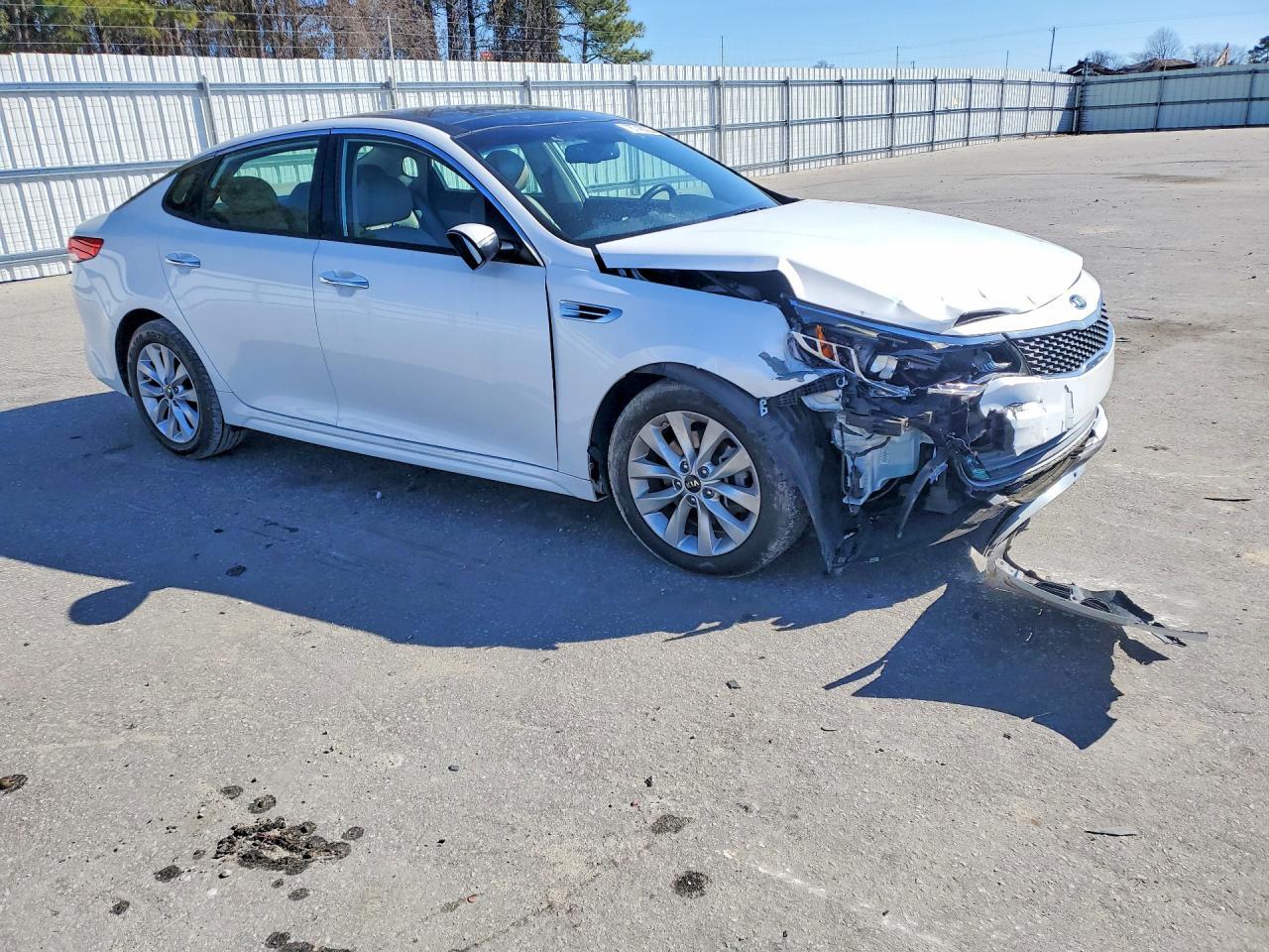 2016 Kia Optima Ex - Image 4