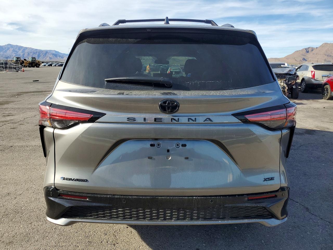 2026 Toyota Sienna Xse - Фото 6