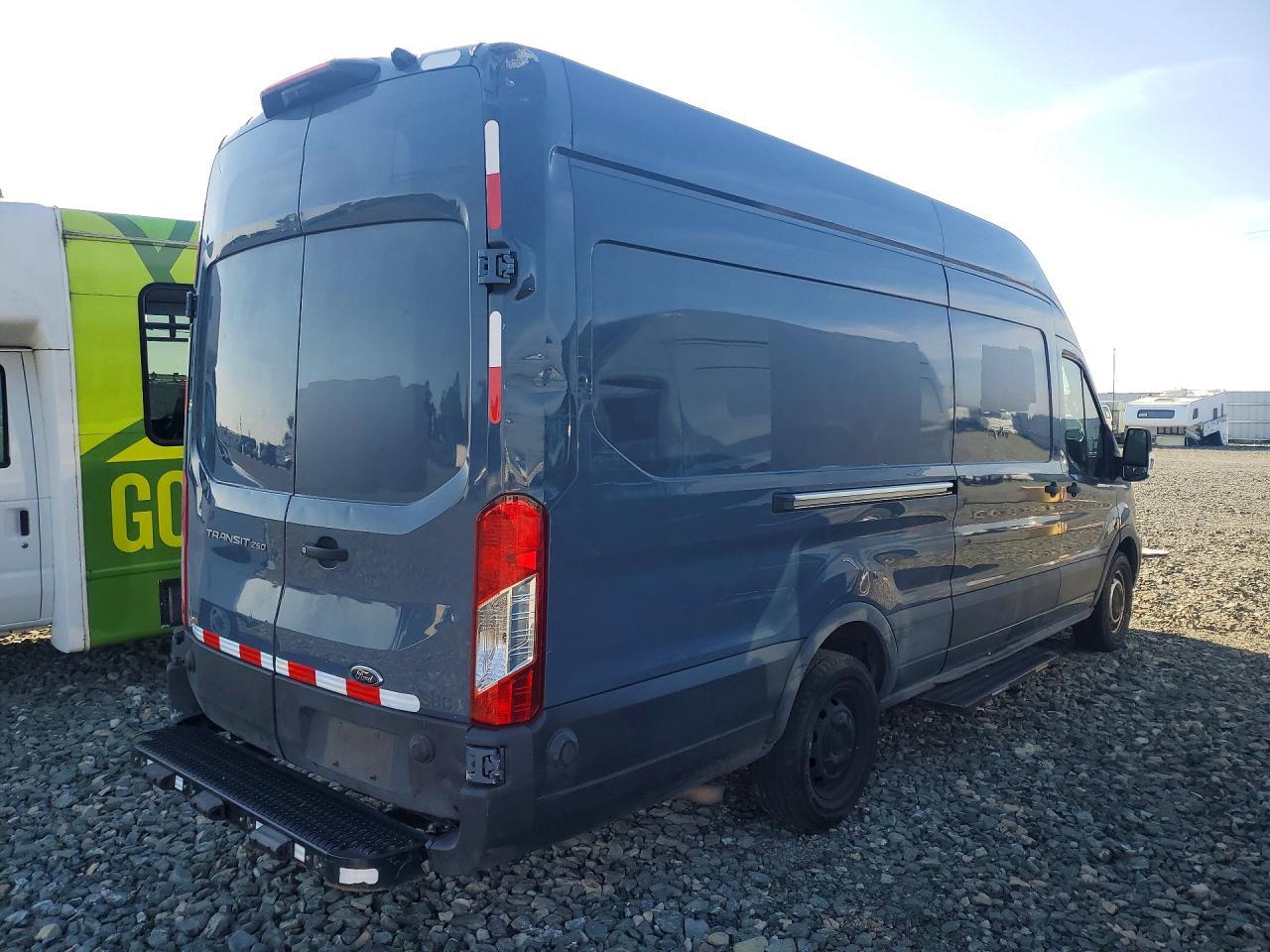 2020 Ford Transit T-250 Cargo- R &D- Cln Titles- Pri Fleet - Фото 3