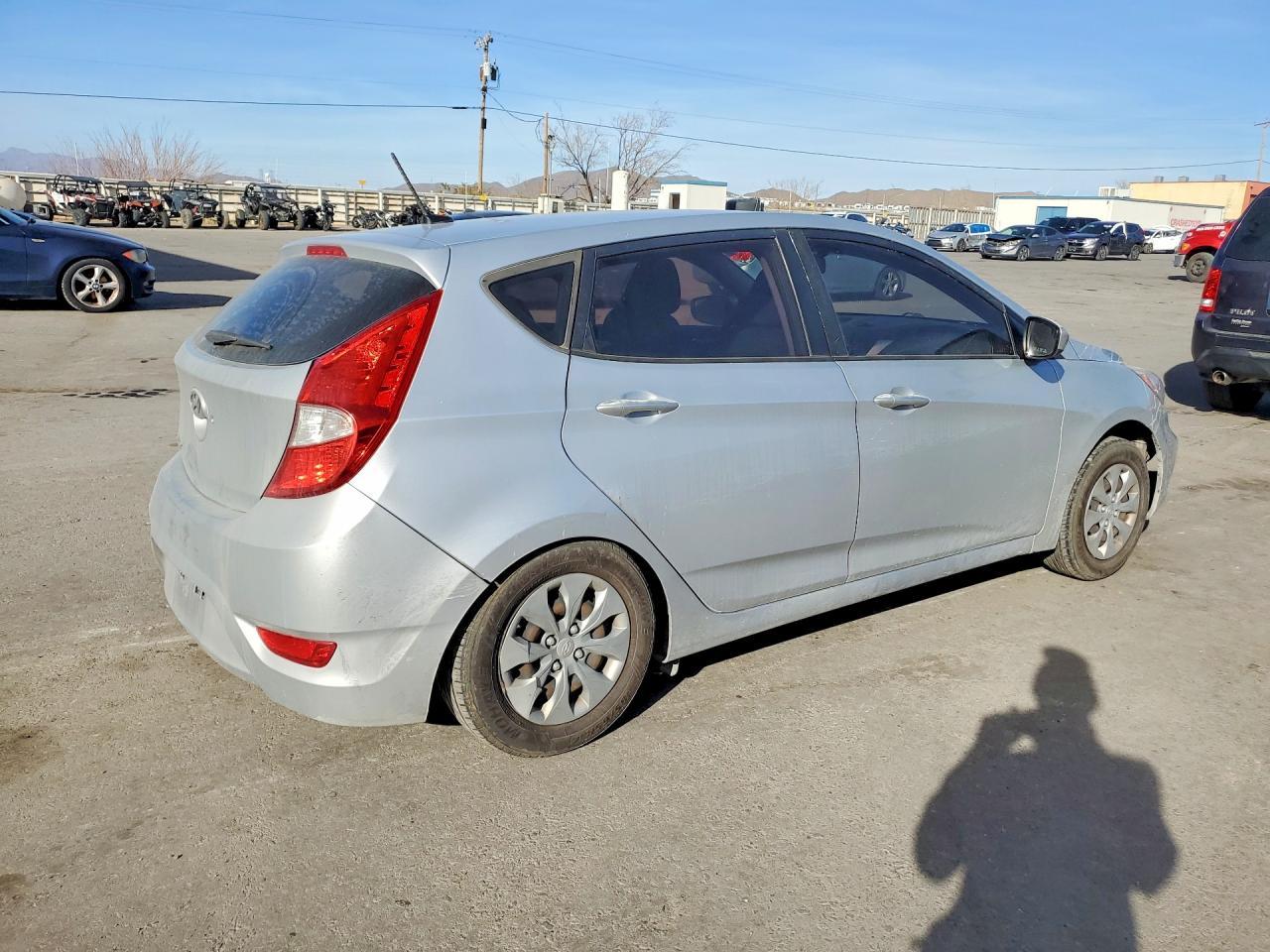 2017 Hyundai Accent Se - Фото 3