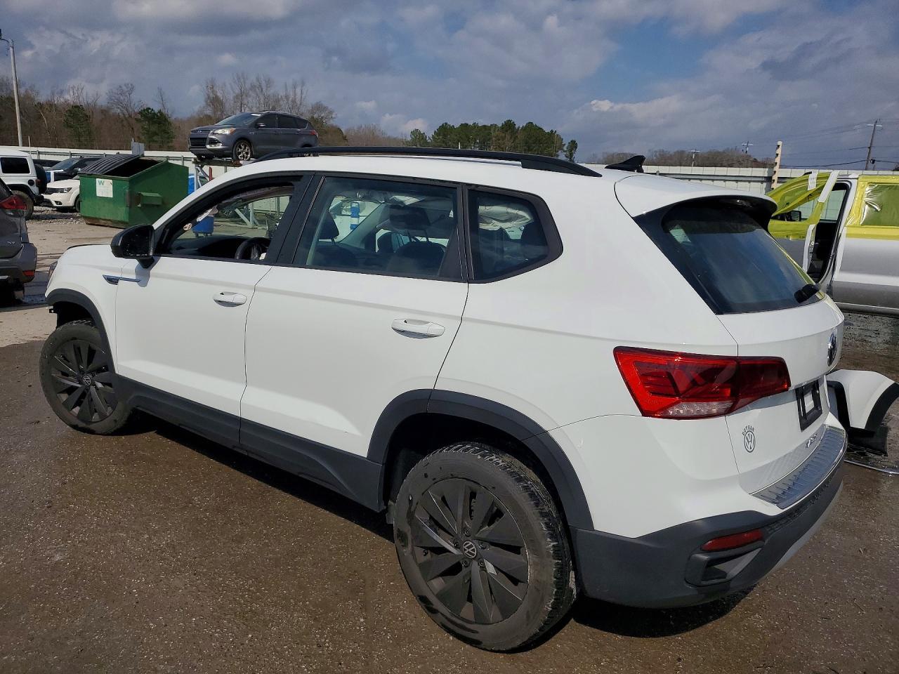 2024 Volkswagen Taos S - Фото 2