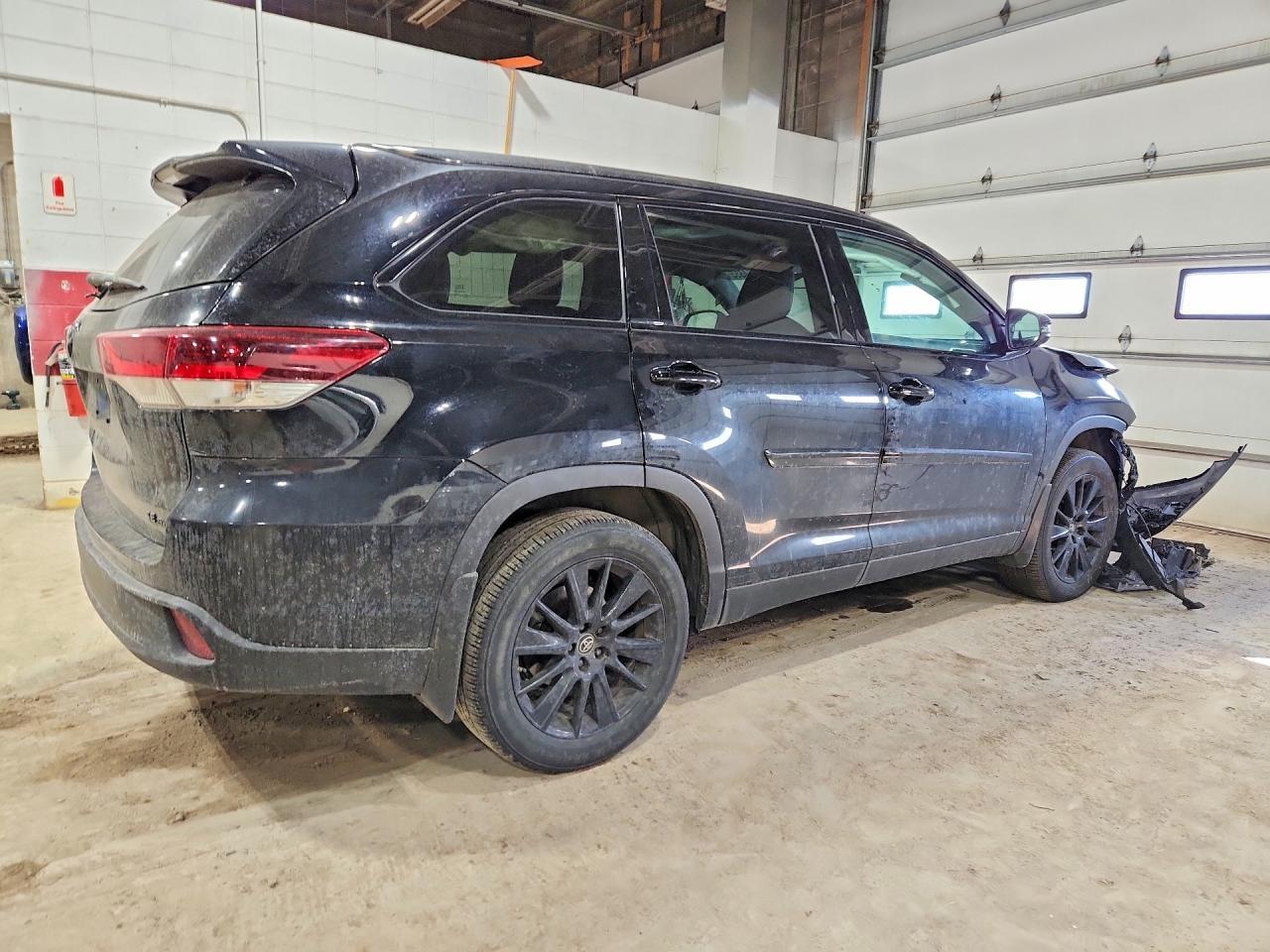 2019 Toyota Highlander Se - Фото 3