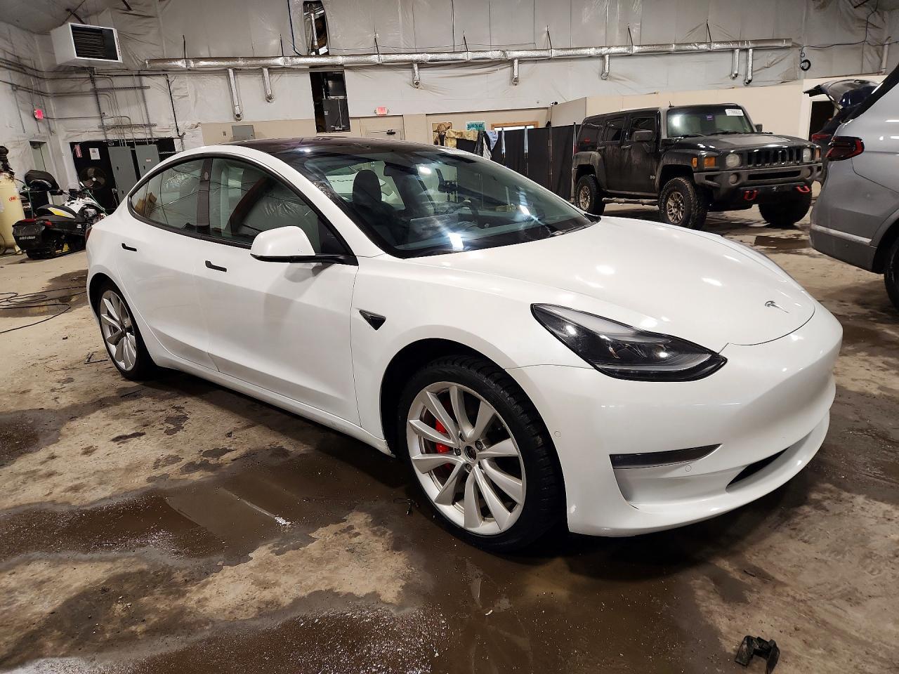 2021 Tesla Model 3 - Фото 4