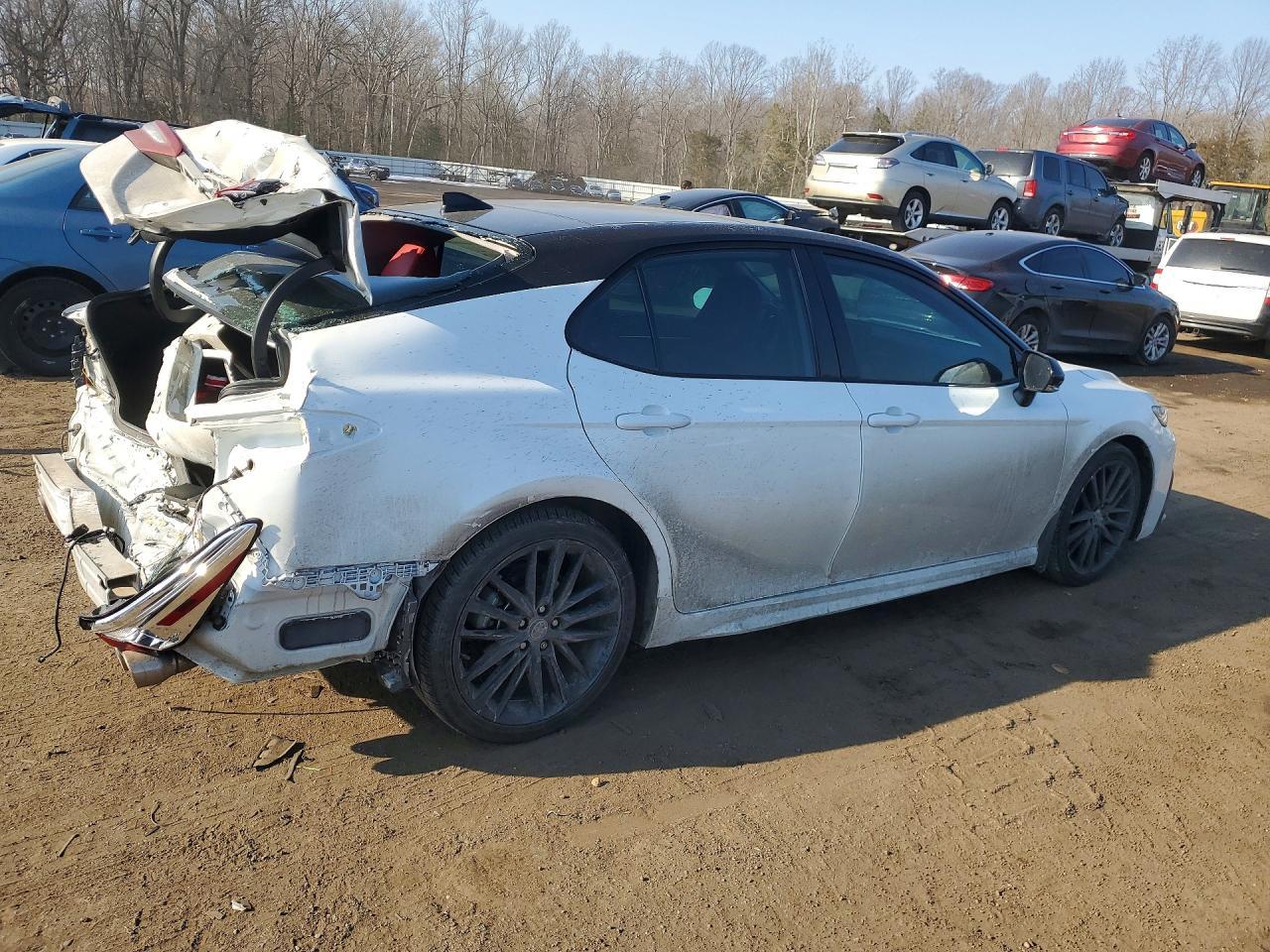 2021 Toyota Camry Xse - Фото 3