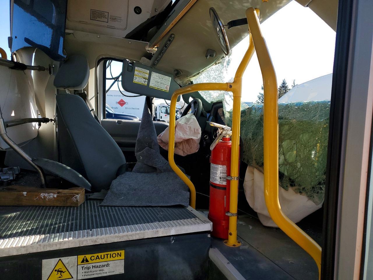 2016 Ford F550 Super Duty - Image 5