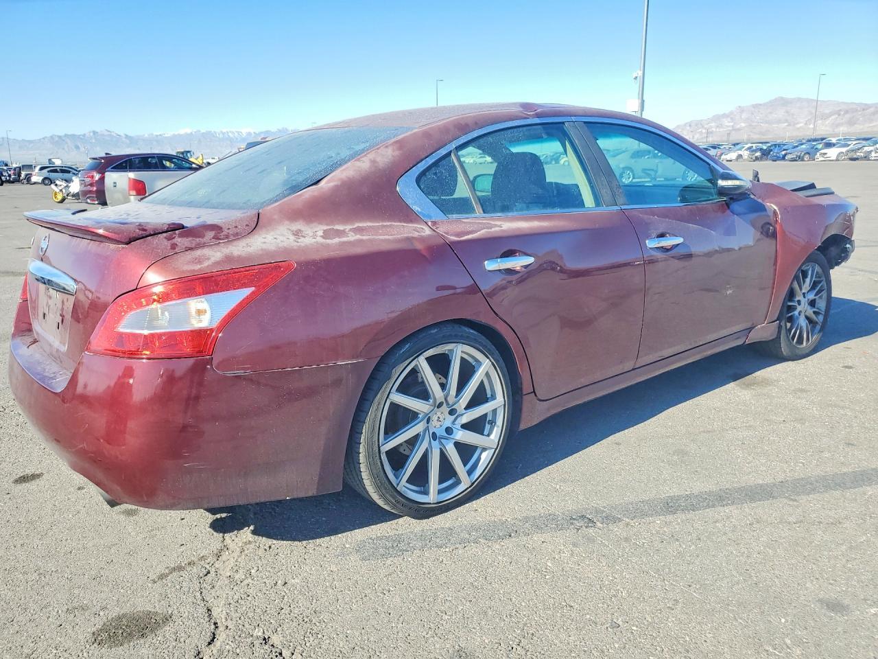2010 Nissan Maxima S - Image 3