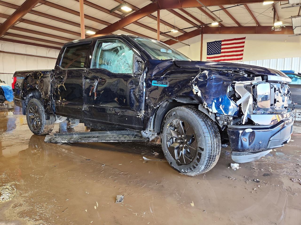 2025 Ford F150 Lightning Xlt - Фото 4