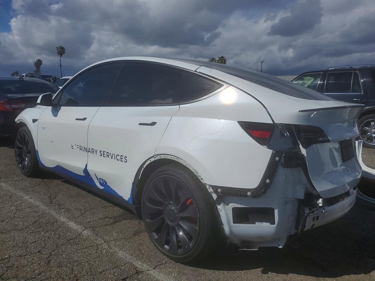 2022 Tesla Model Y - Image 2