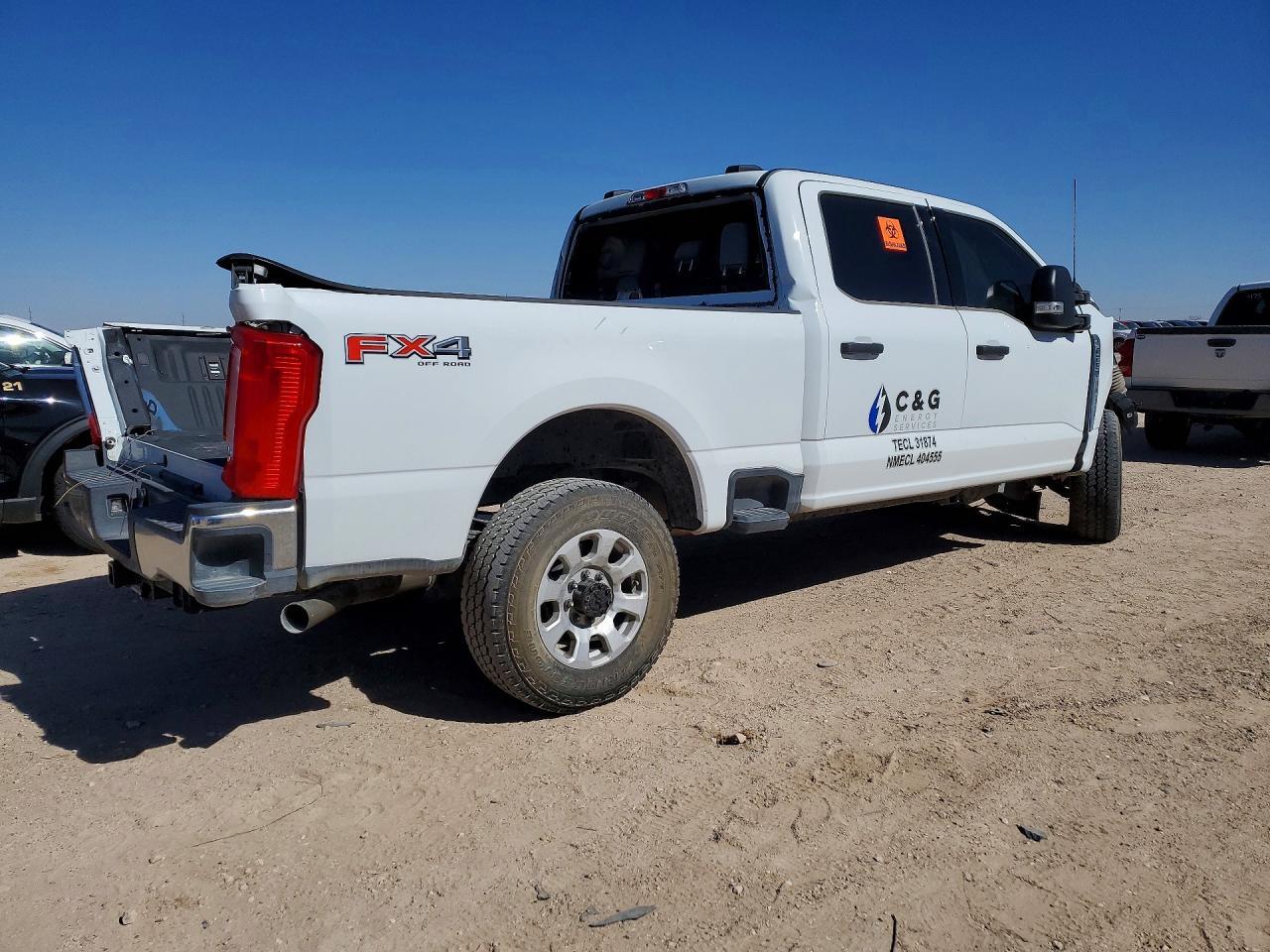2024 Ford F250 Super Duty - Image 3