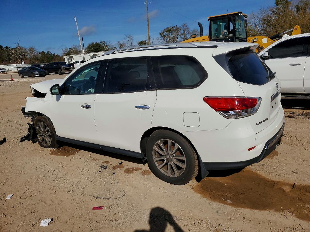 2015 Nissan Pathfinder S - Фото 2