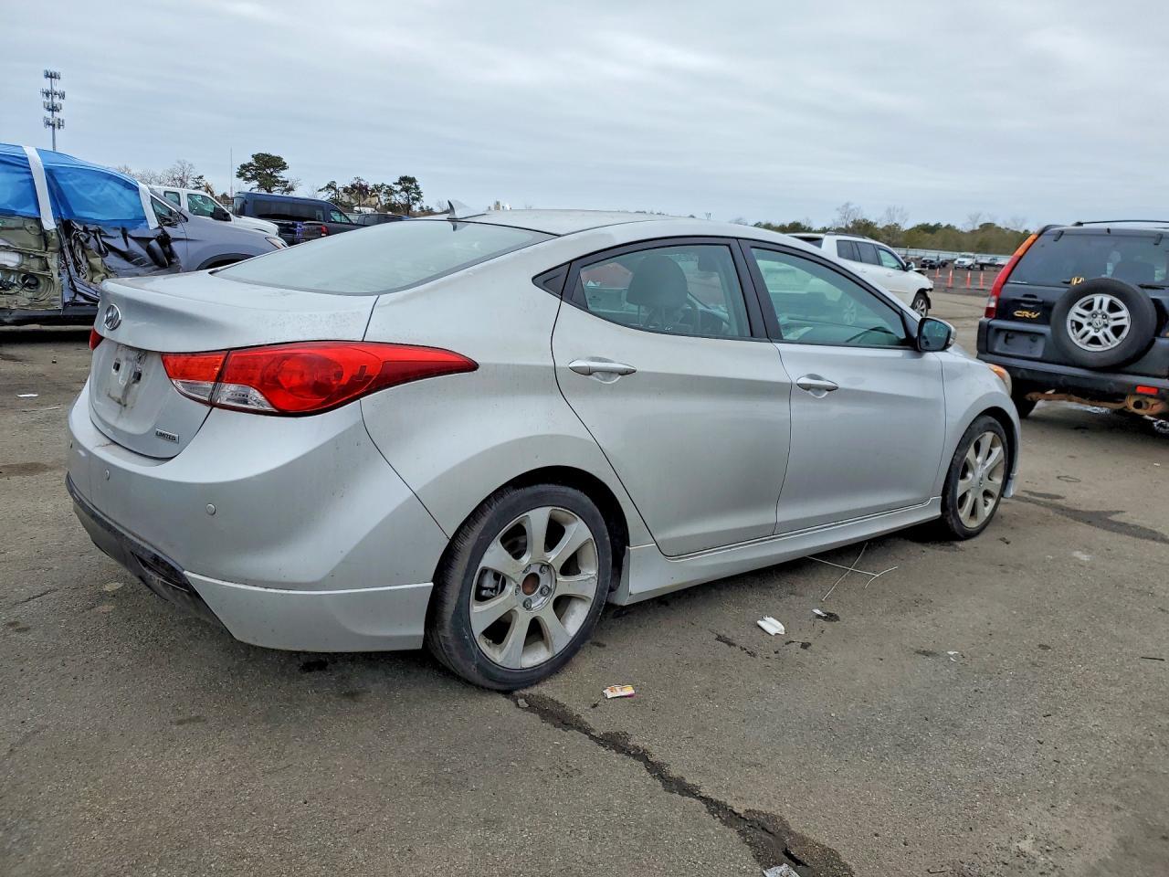 2013 Hyundai Elantra Gls - Фото 3