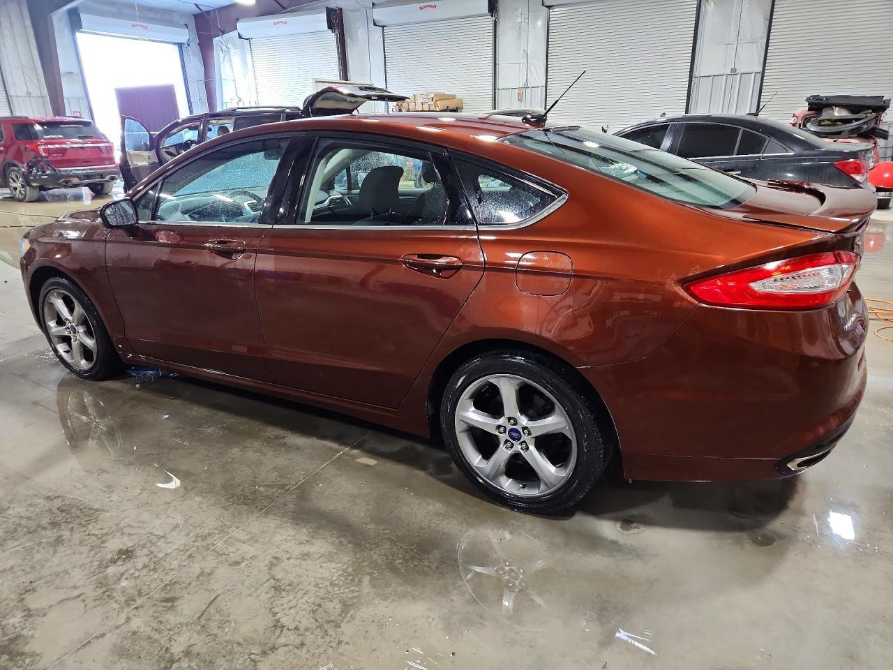 2015 Ford Fusion Se - Фото 2