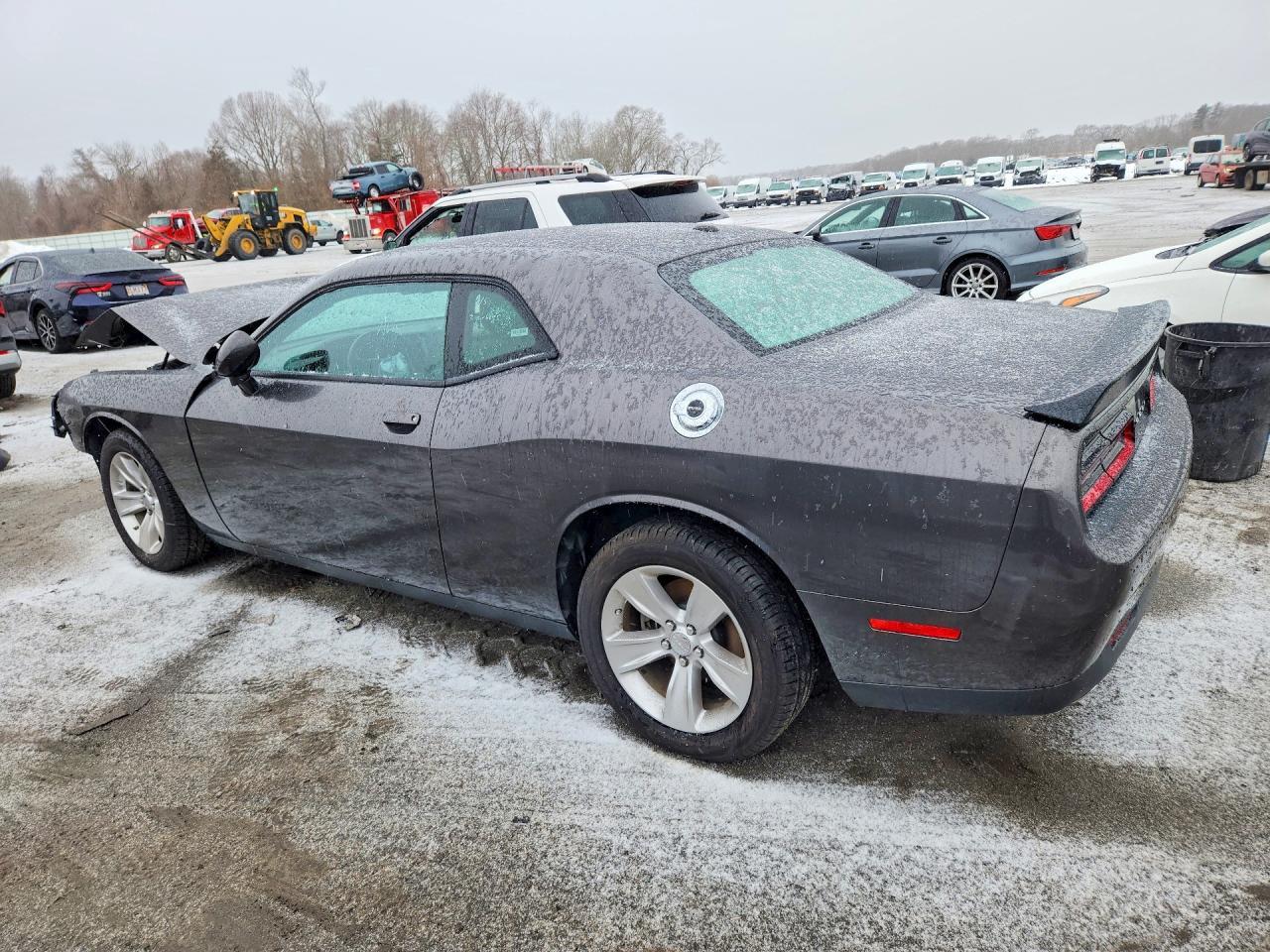2023 Dodge Challenger Sxt - Фото 2