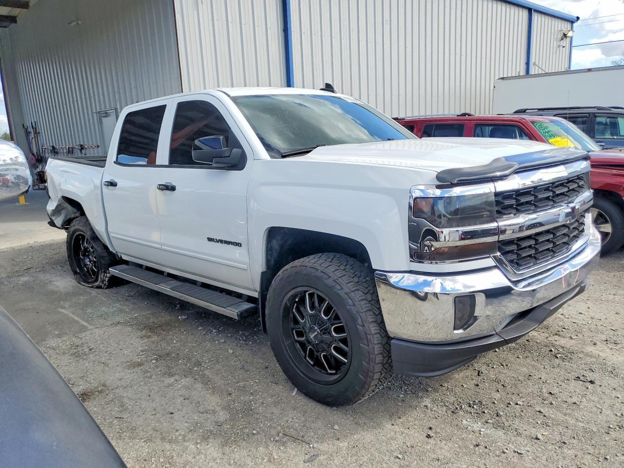 2017 Chevrolet Silverado C1500 Lt - Image 4