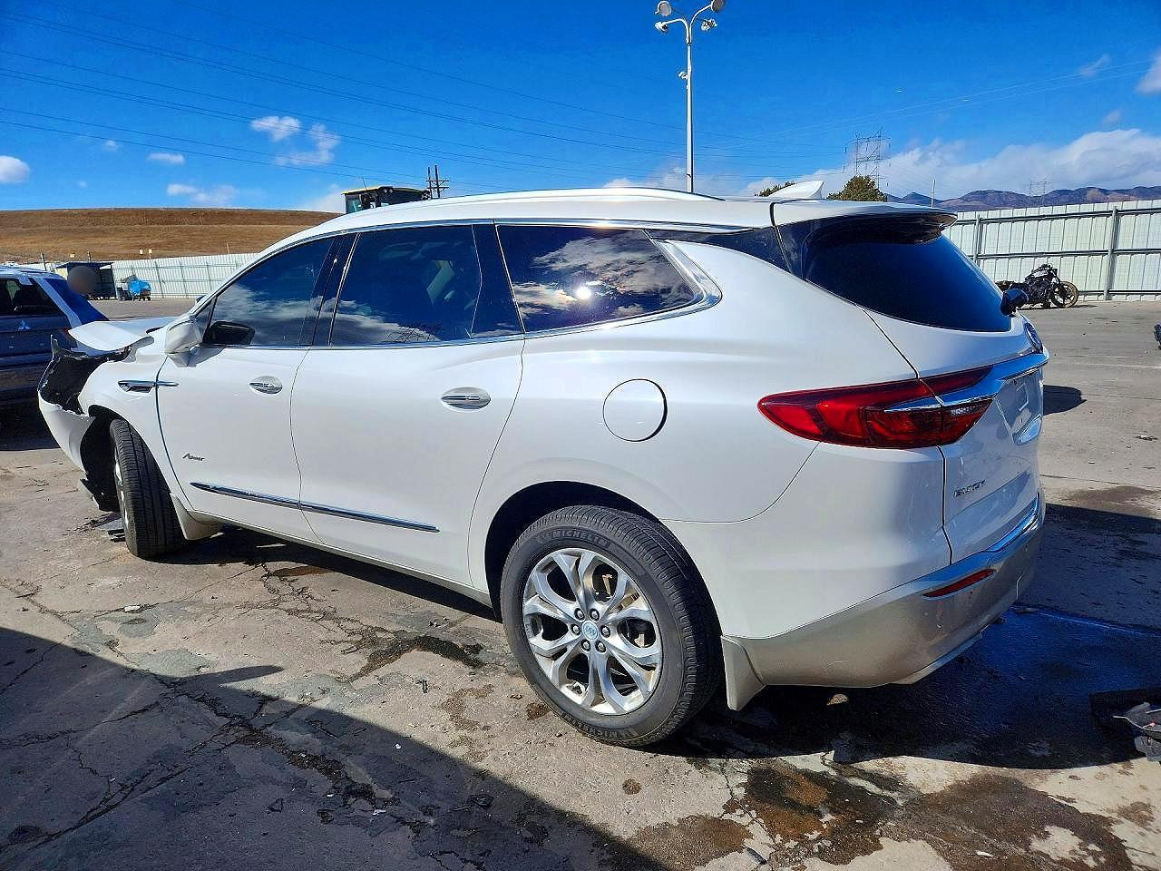 2018 Buick Enclave Avenir - Image 2
