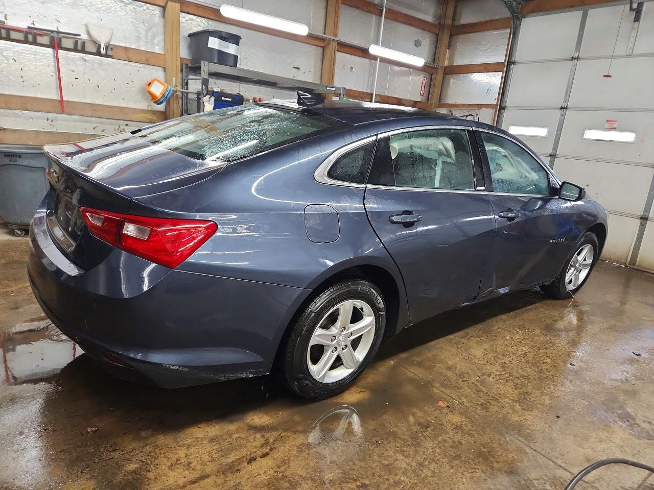 2021 Chevrolet Malibu Ls - Фото 3