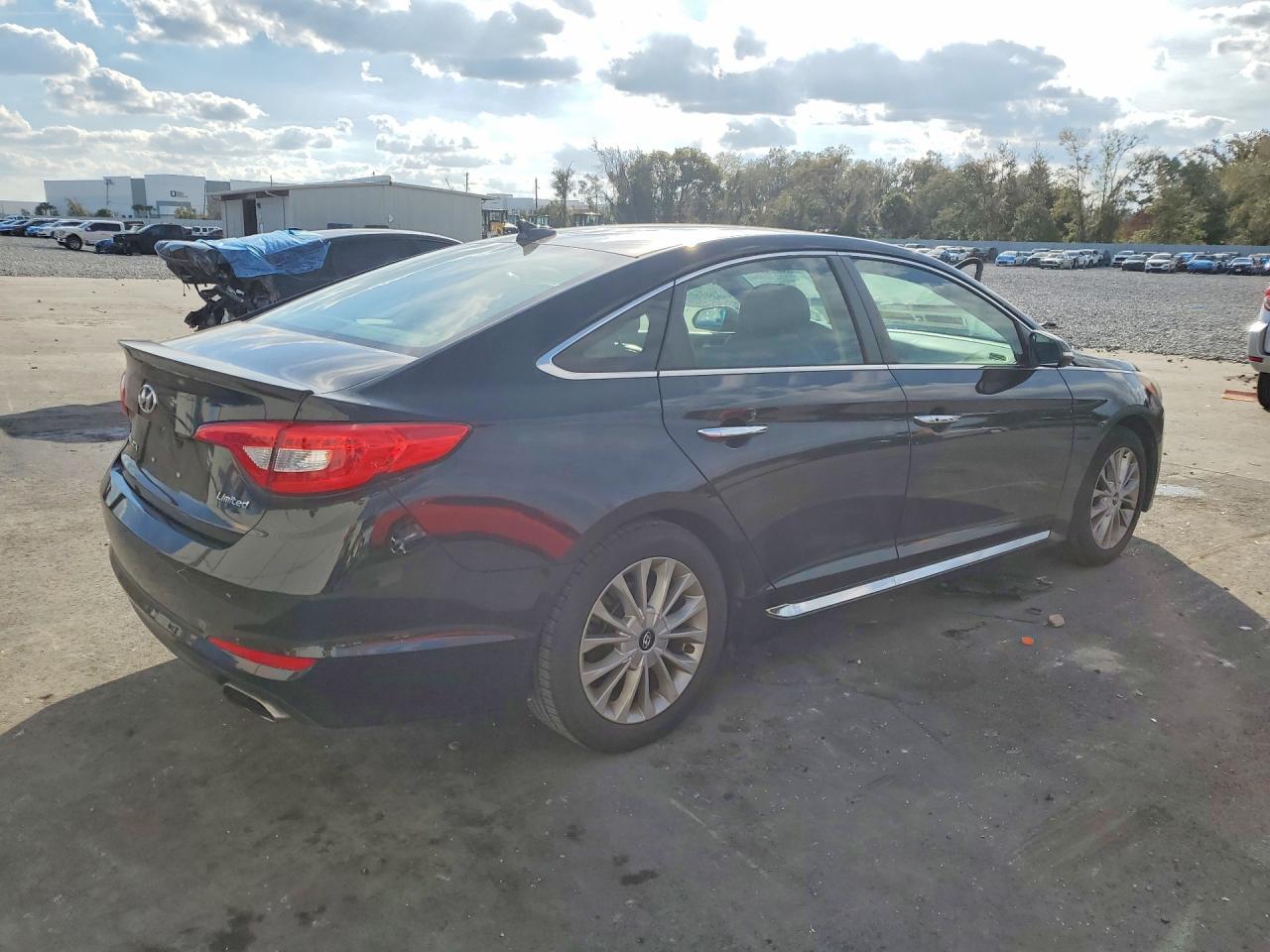 2015 Hyundai Sonata Sport - Image 3