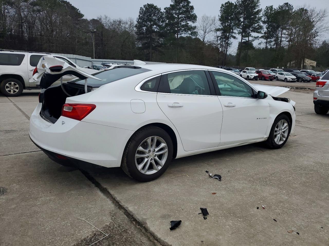 2018 Chevrolet Malibu Lt - Image 3