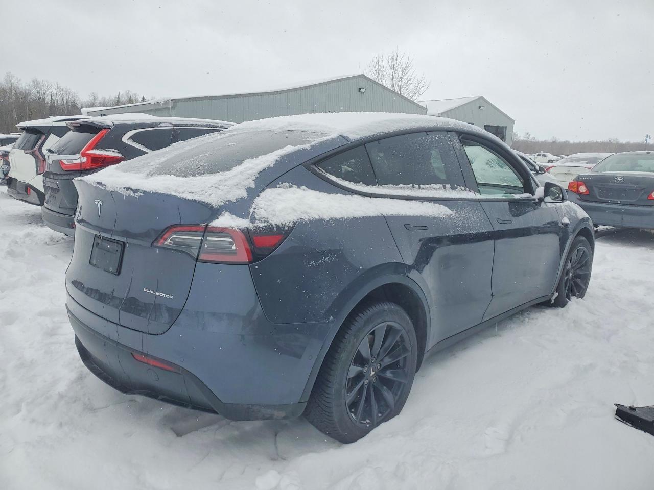 2022 Tesla Model Y - Фото 3