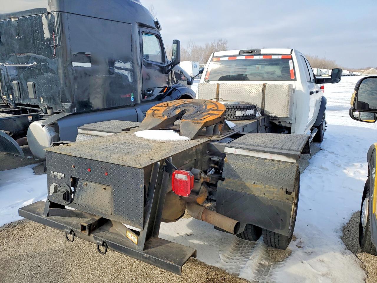 2018 Ram 5500 Truck Cab And Chassis - Фото 3