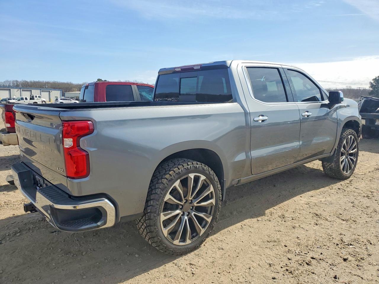 2021 Chevrolet Silverado K1500 Ltz - Фото 3