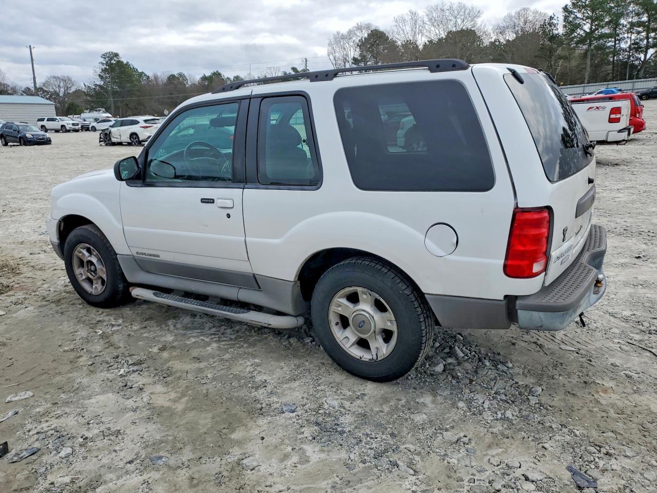 2002 Ford Explorer Sport - Фото 2