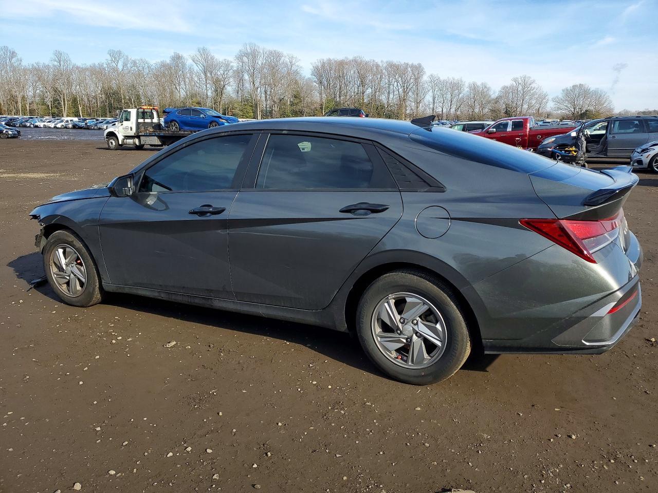 2024 Hyundai Elantra Se - Фото 2