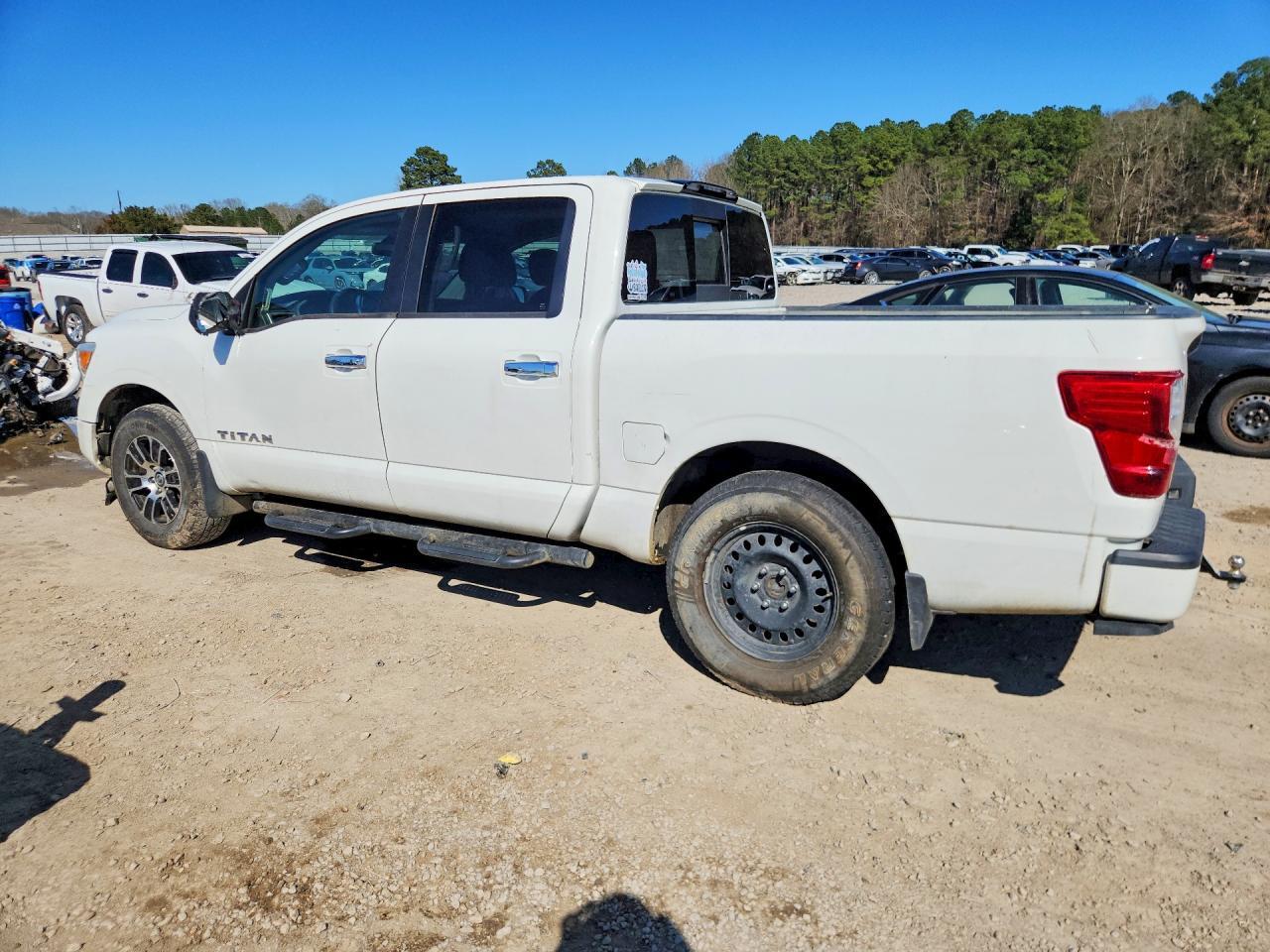 2021 Nissan Titan Sv 4Wd 5.6L V8 Crew Cab - Фото 2