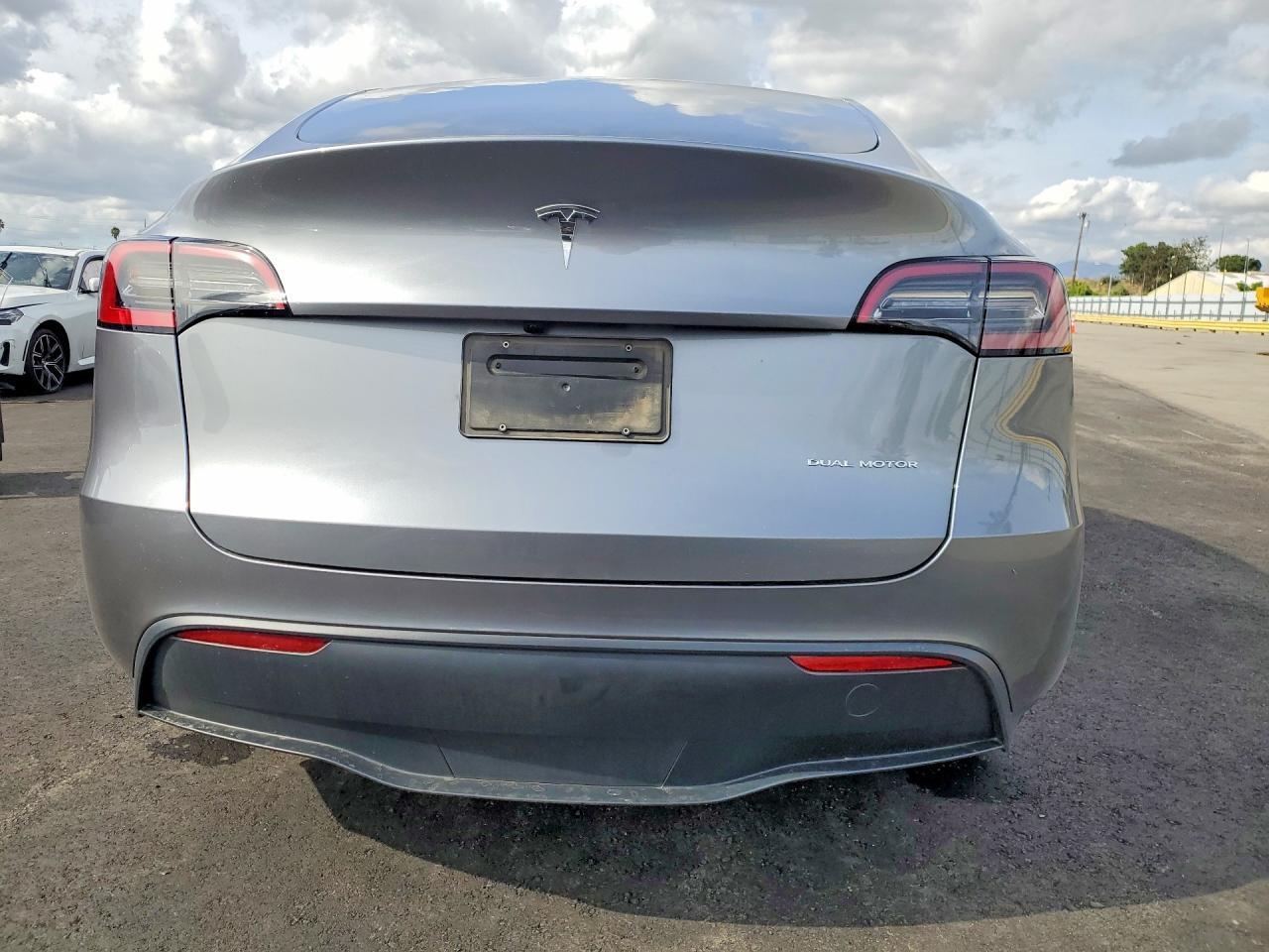 2024 Tesla Model Y - Image 6