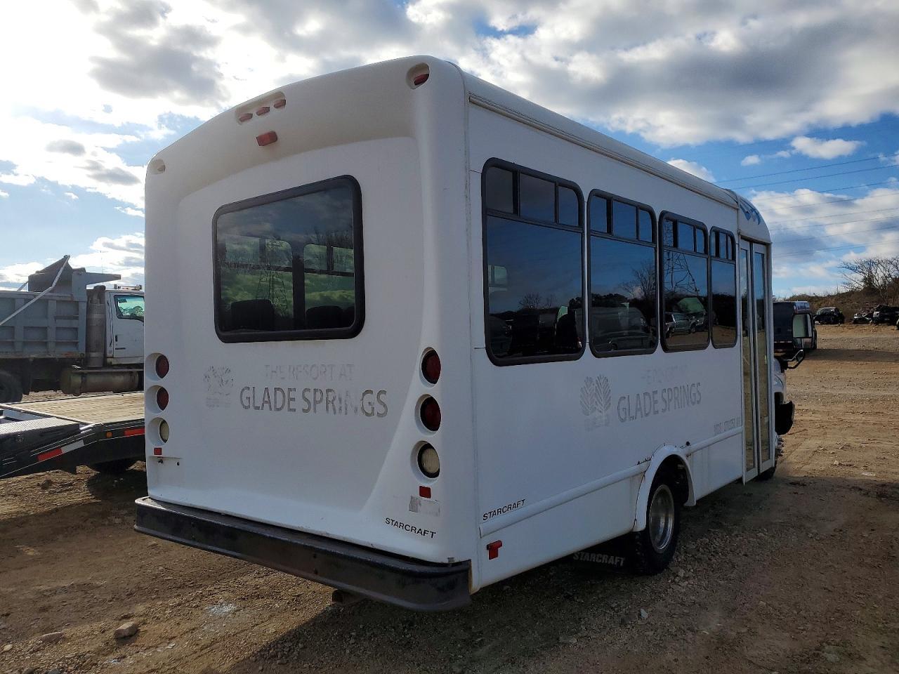 2015 Ford Econoline E350 Super Duty Cutaway Van - Фото 4