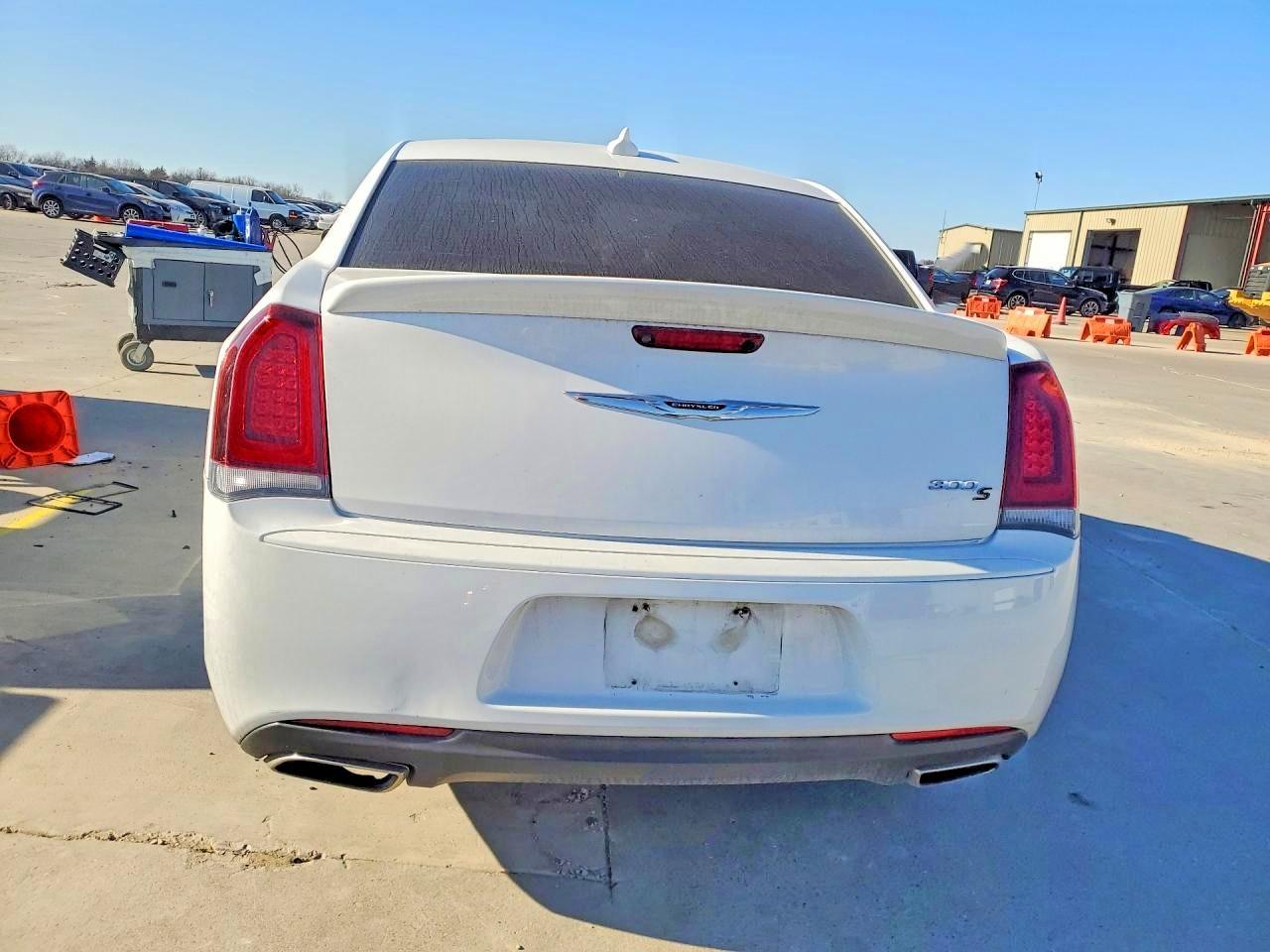 2020 Chrysler 300 S - Image 6