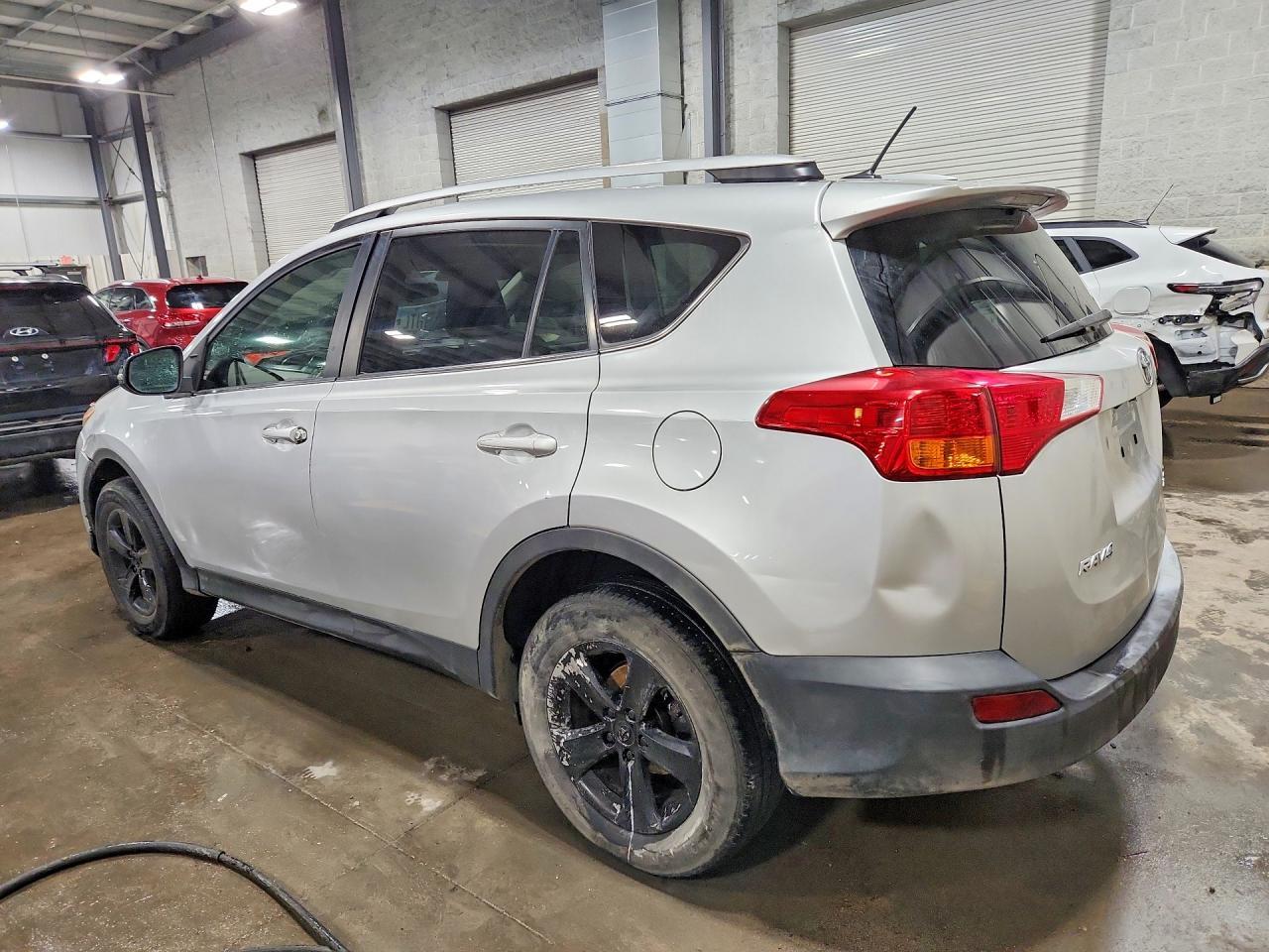 2015 Toyota Rav4 Xle - Image 2