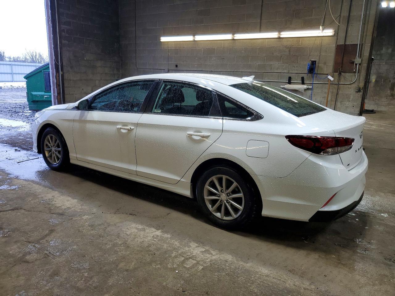 2019 Hyundai Sonata Se - Image 2