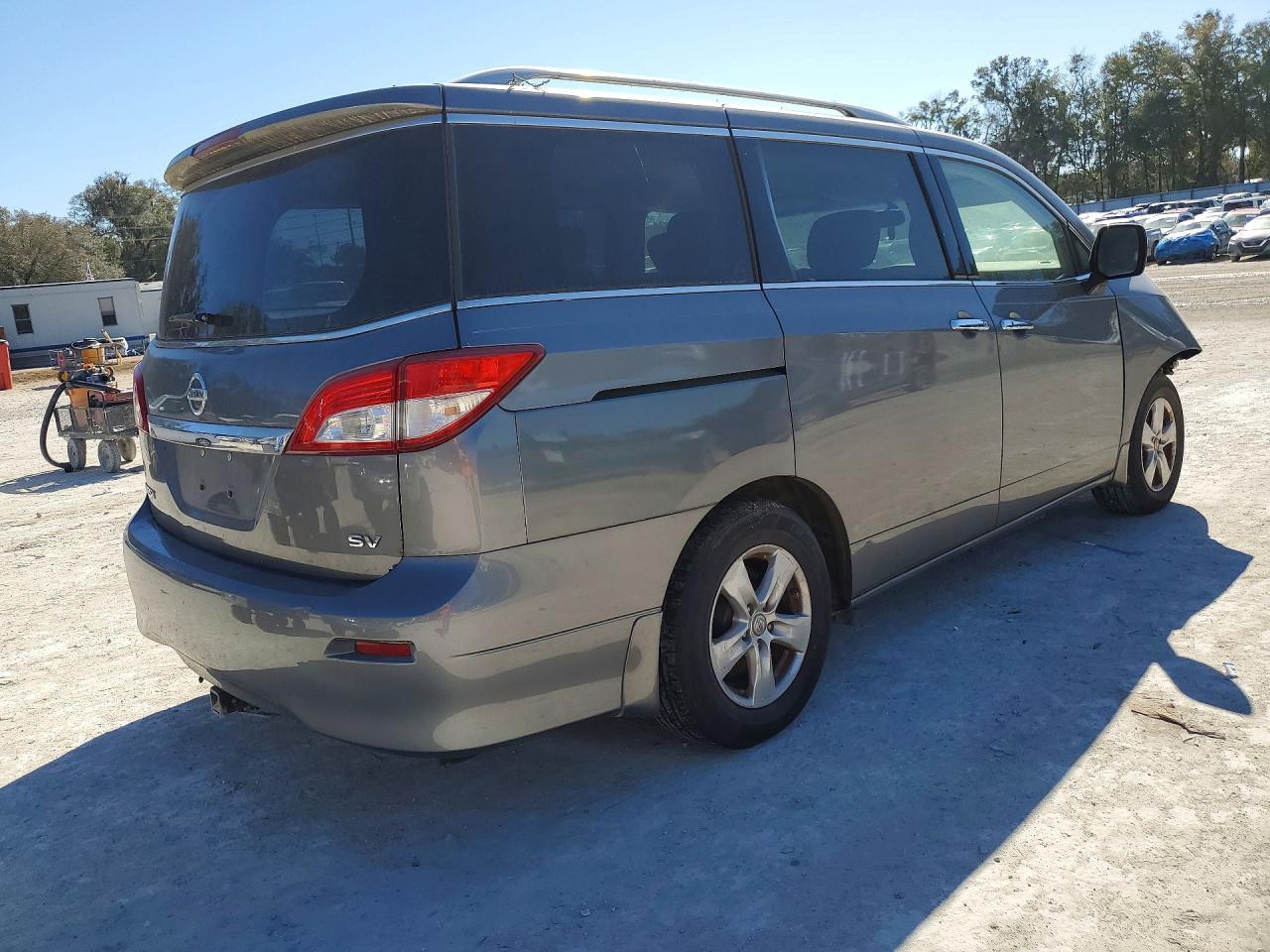 2015 Nissan Quest S - Image 3