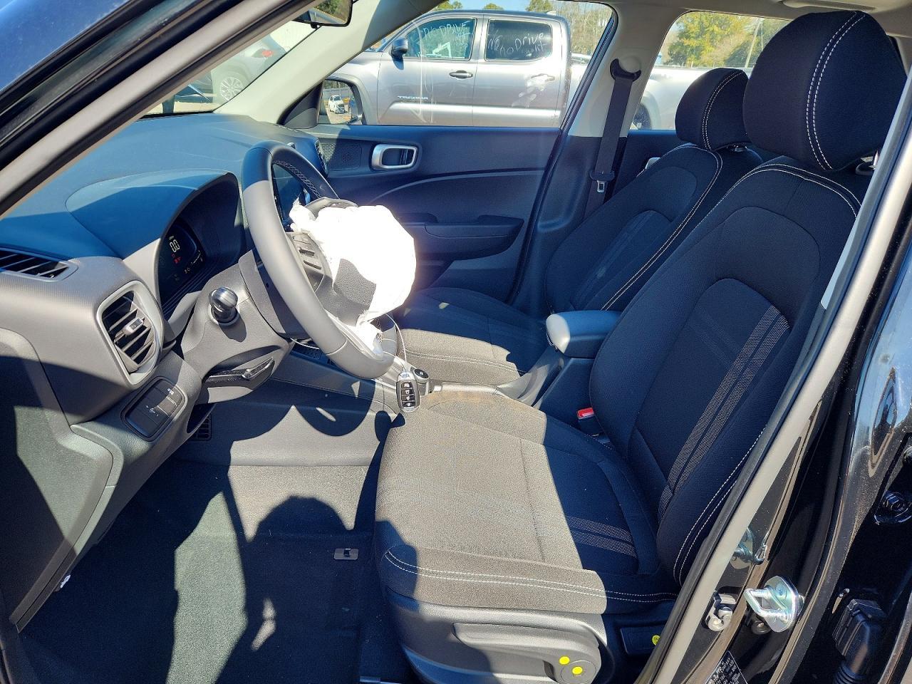 2026 Hyundai Venue Sel - Image 7