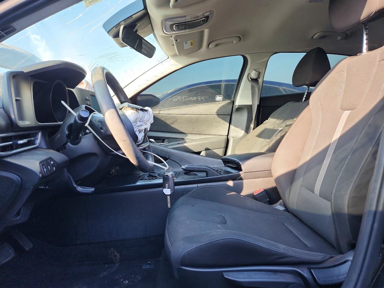 2021 Hyundai Elantra Se - Image 7