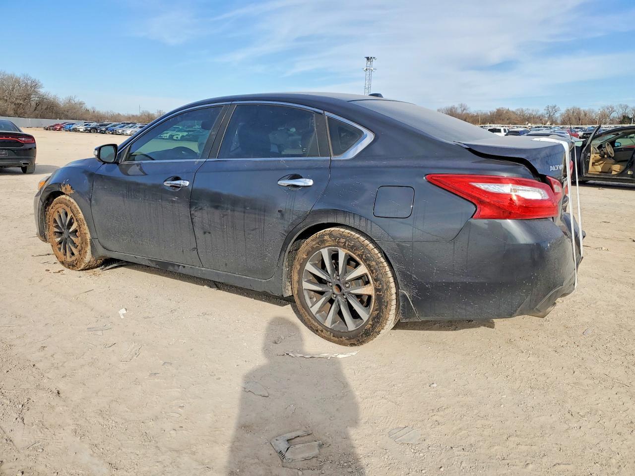 2016 Nissan Altima 2.5 - Фото 2