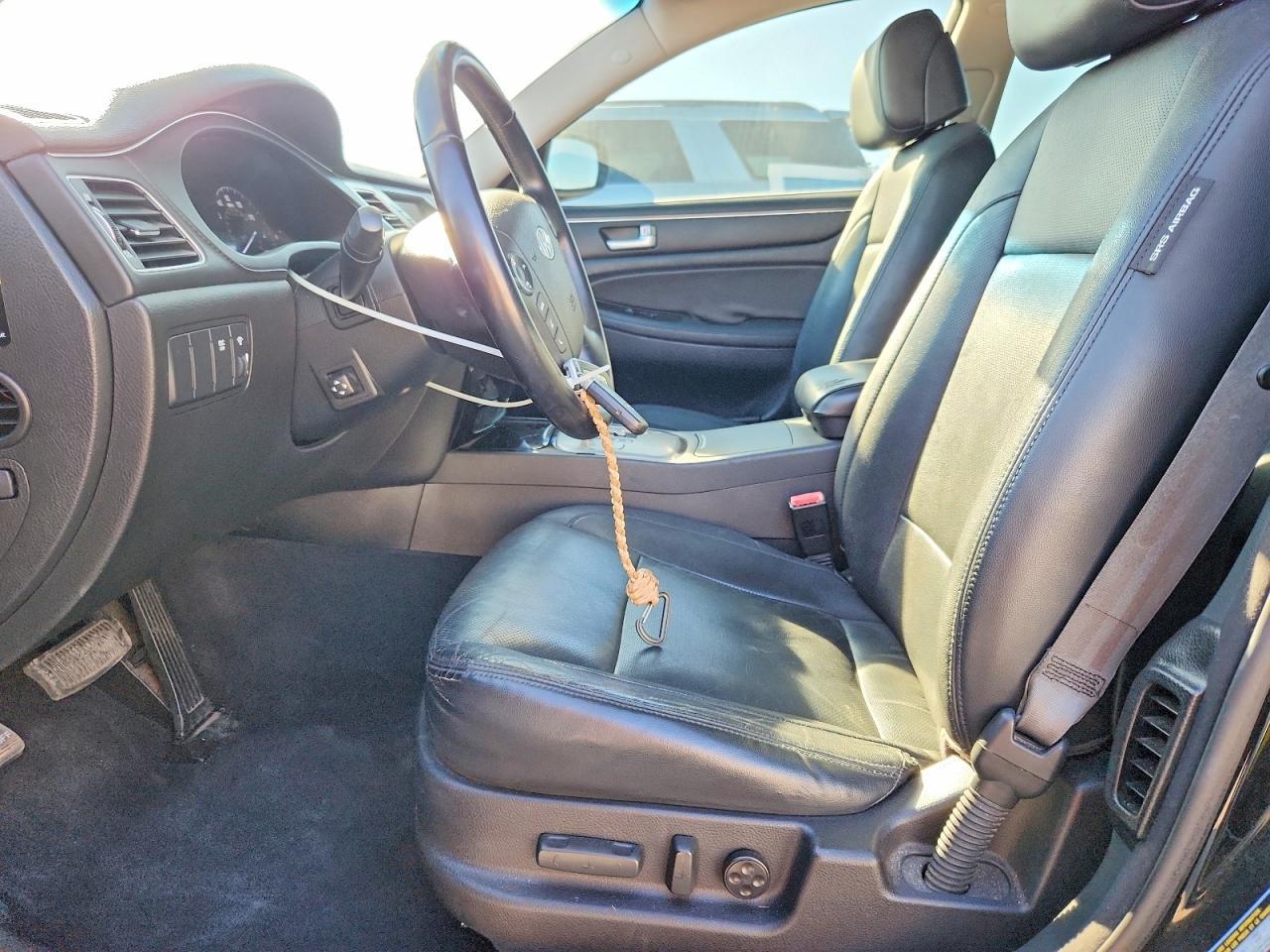 2012 Hyundai Genesis 3.8L - Фото 7