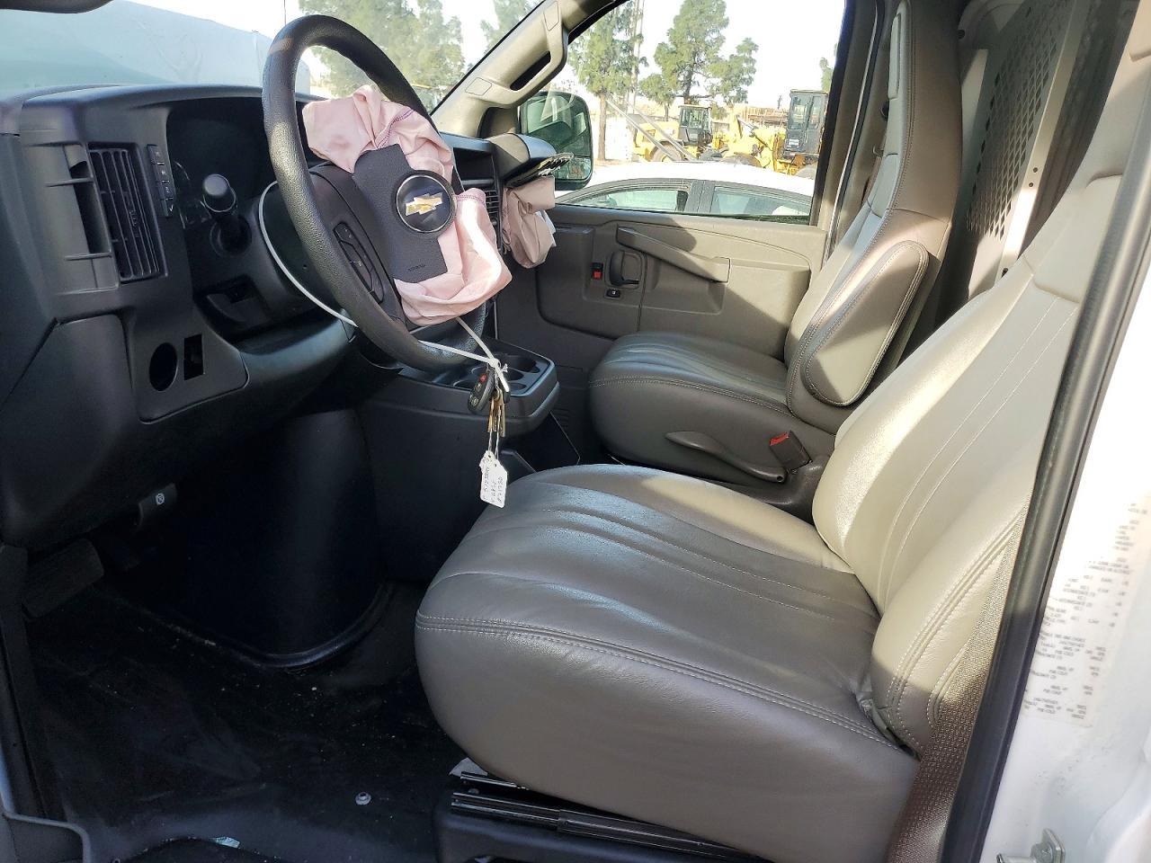 2024 Chevrolet Express G2500 - Фото 7