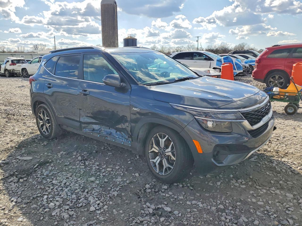 2023 Kia Seltos - Image 4